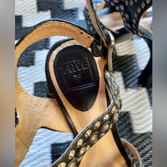 Frye Samantha Stud Platform Heel - Picture 5 of 6